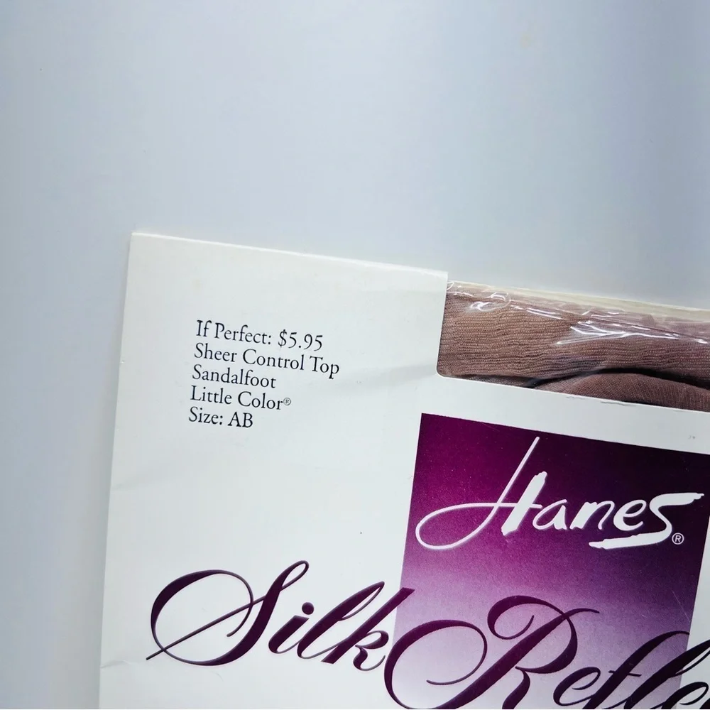 VINTAGE Hanes Silk Reflections Sheer Control Top Hosiery Little Color Size AB